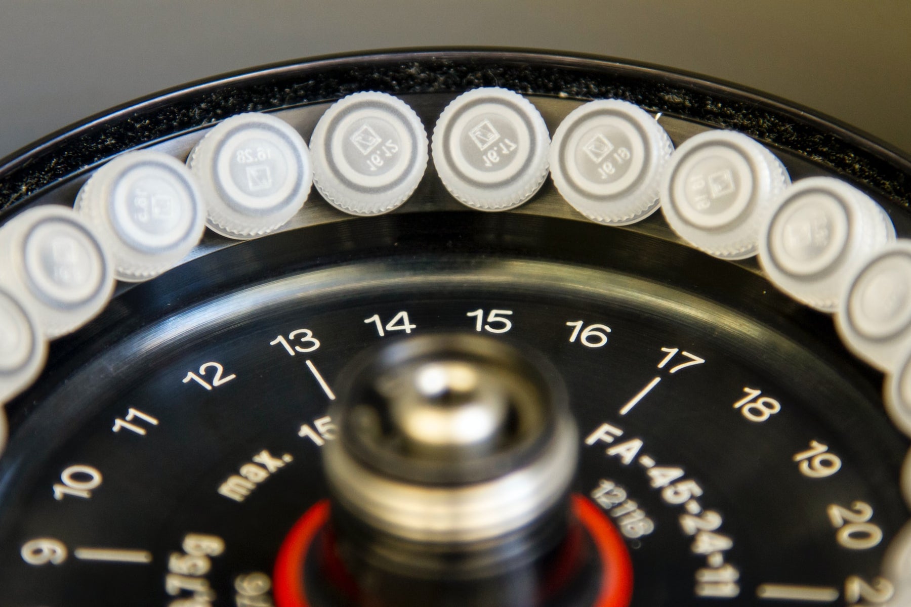 Running Controls and Samples on Your Yumizen H2500: A Step-by-Step Guide